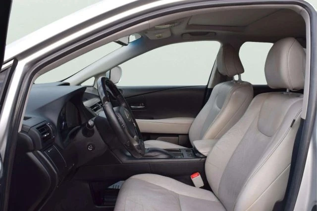 2014 Lexus RX 3rd Gen - Image 16 of 21