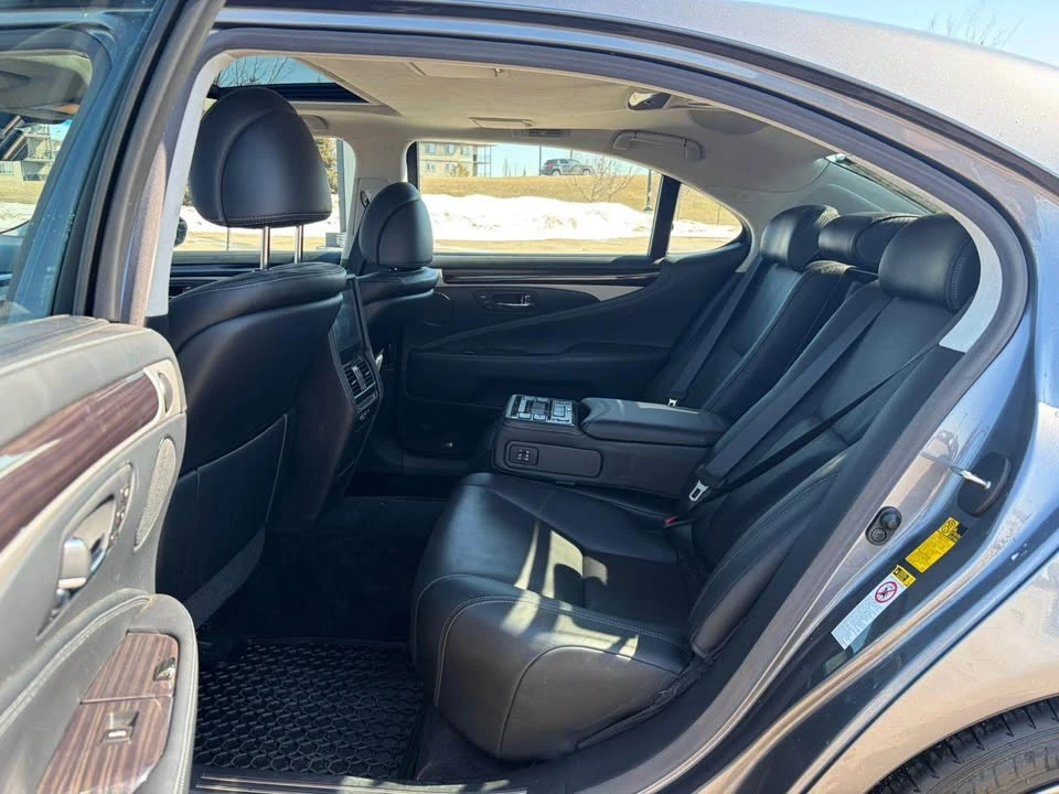 2014 Lexus LS 4th Gen - Image 4 of 12