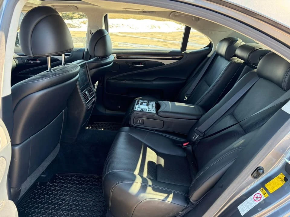 2014 Lexus LS 4th Gen - Image 8 of 12