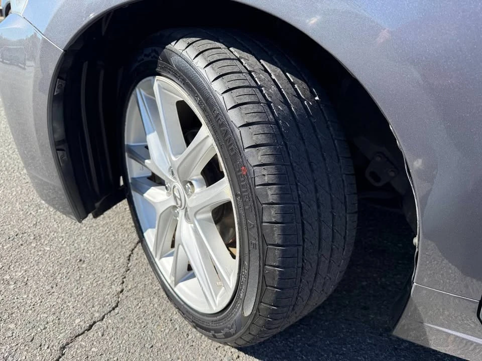 2014 Lexus CT - Image 19 of 20