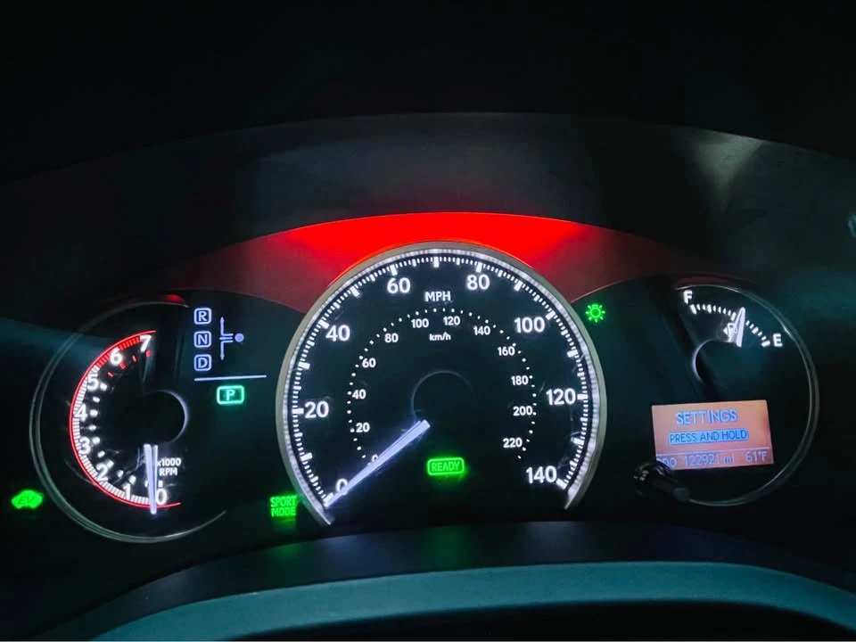 2014 Lexus CT - Image 2 of 11