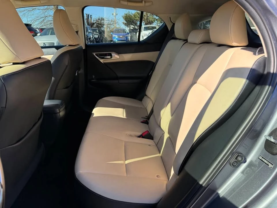 2014 Lexus CT - Image 10 of 20