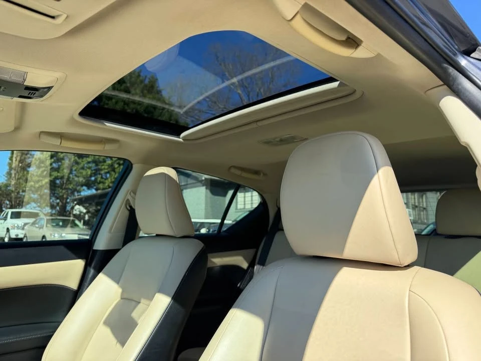 2014 Lexus CT - Image 18 of 20