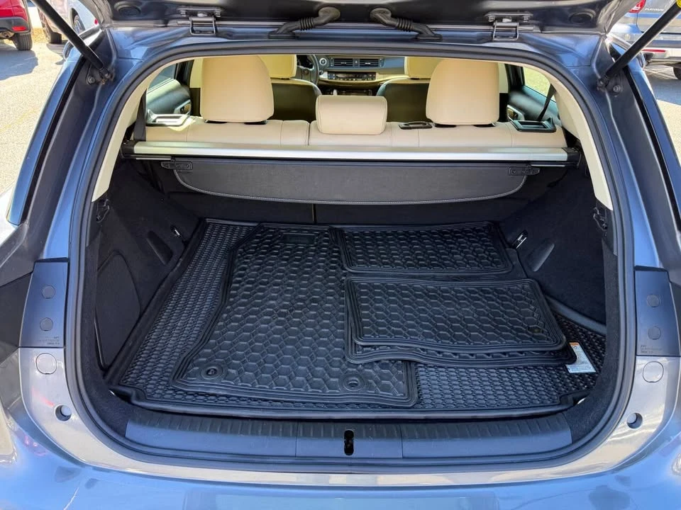 2014 Lexus CT - Image 11 of 20