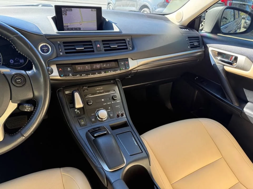 2014 Lexus CT - Image 15 of 20