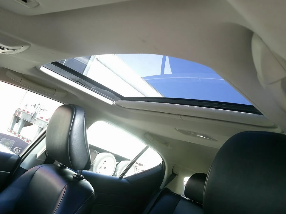 2014 Lexus CT - Image 13 of 15