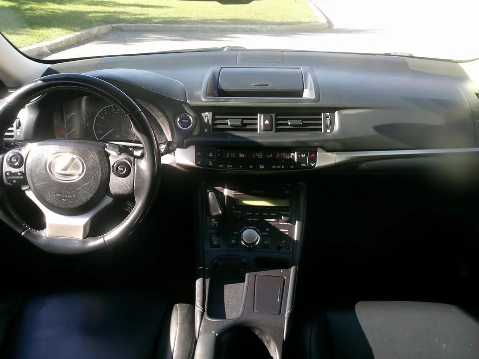 2014 Lexus CT - Image 12 of 15