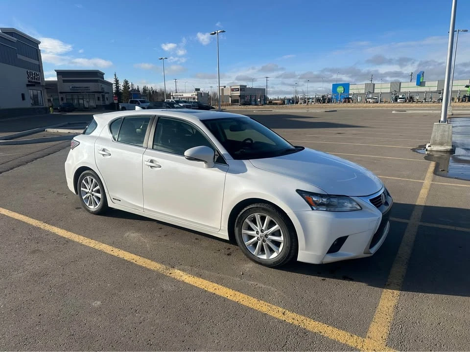 2014 Lexus CT - Image 2 of 12