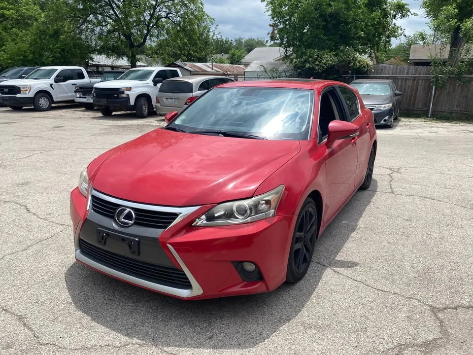 2014 Lexus CT - Image 2 of 13