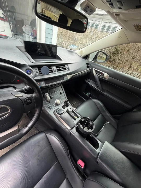 2014 Lexus CT - Image 10 of 17
