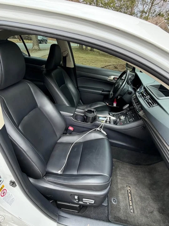 2014 Lexus CT - Image 16 of 17