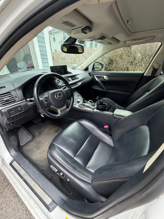 2014 Lexus CT - Image 9 of 17