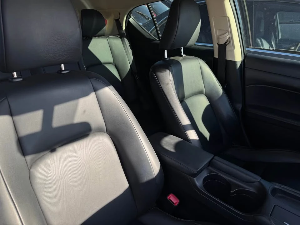 2014 Lexus CT - Image 4 of 5