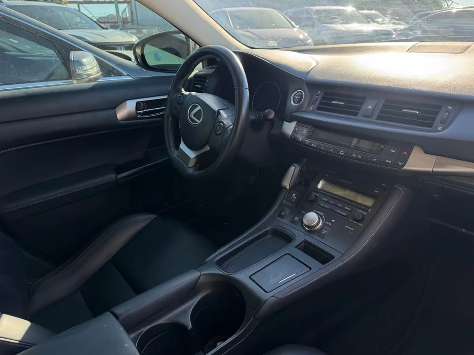 2014 Lexus CT - Image 3 of 5