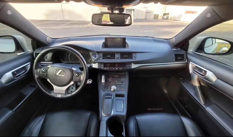 2014 Lexus CT - Image 6 of 8
