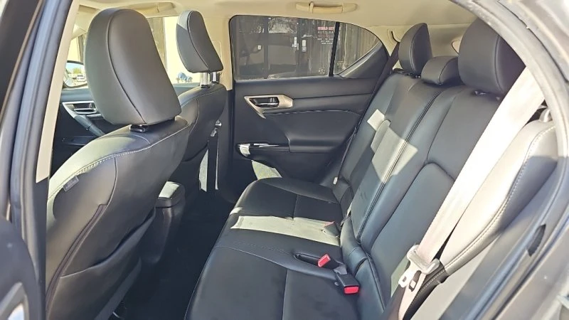 2014 Lexus CT - Image 11 of 17