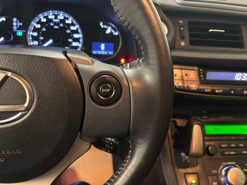 2014 Lexus CT - Image 15 of 20