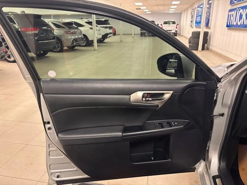 2014 Lexus CT - Image 11 of 20