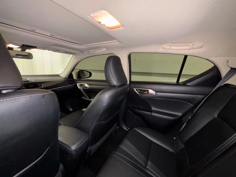 2014 Lexus CT - Image 10 of 20