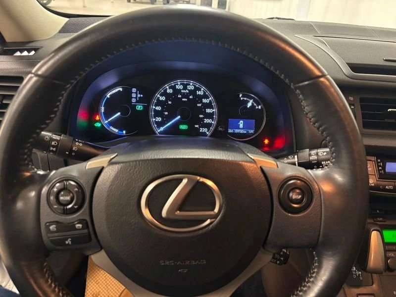 2014 Lexus CT - Image 13 of 20