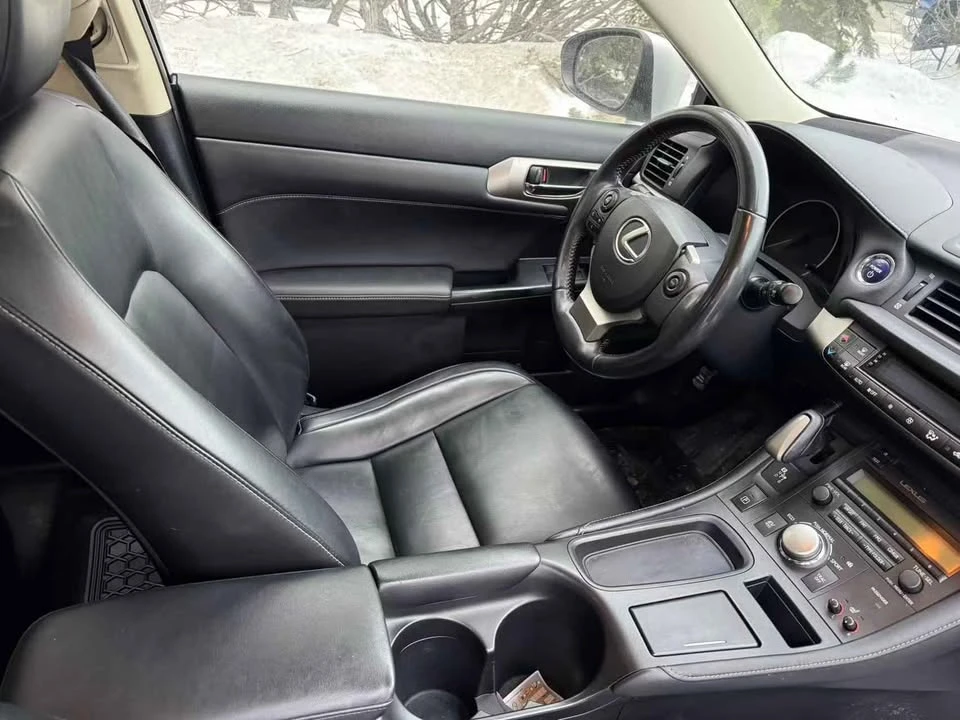 2014 Lexus CT - Image 19 of 19