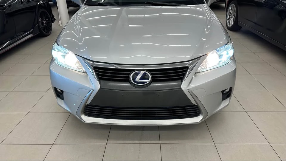 2014 Lexus CT - Image 2 of 13