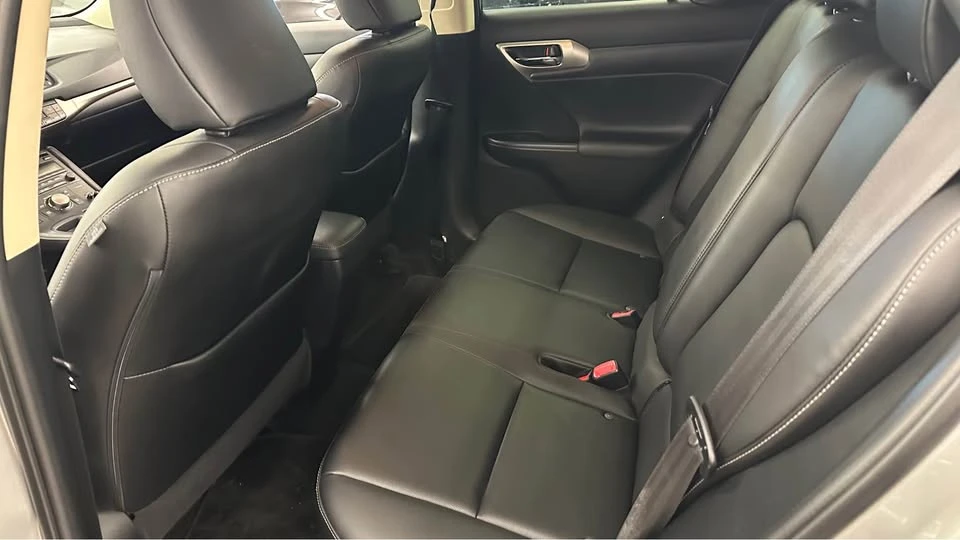 2014 Lexus CT - Image 12 of 13