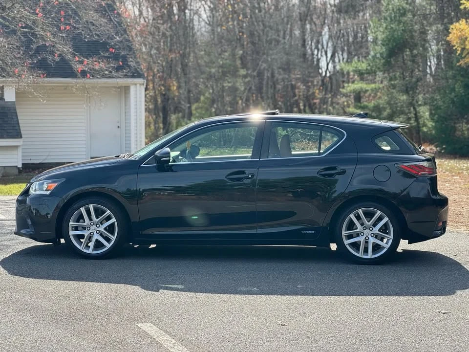 2014 Lexus CT - Image 3 of 17