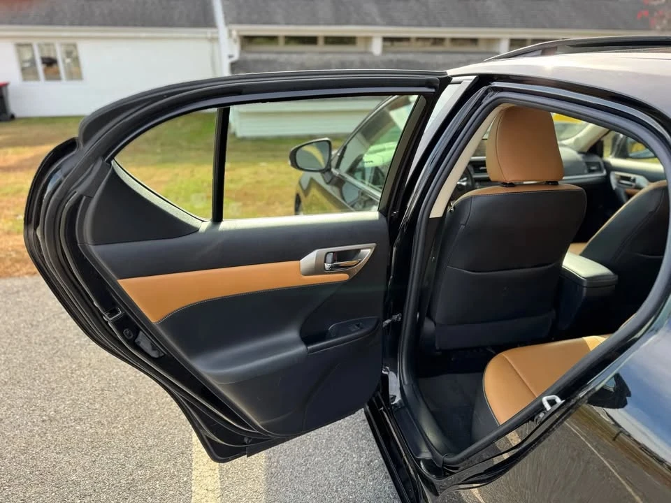 2014 Lexus CT - Image 10 of 17