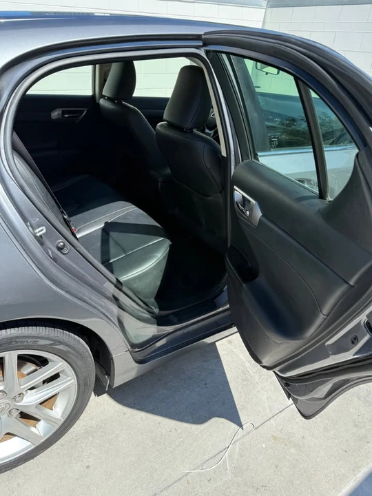 2014 Lexus CT - Image 10 of 14