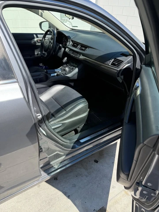 2014 Lexus CT - Image 12 of 14