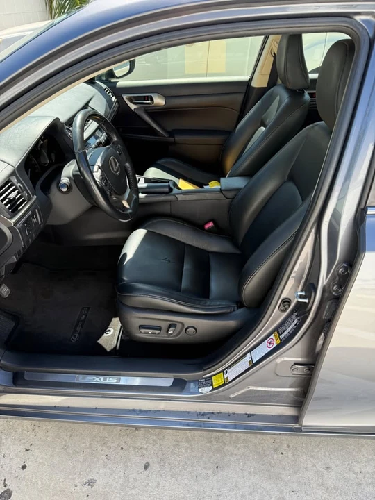 2014 Lexus CT - Image 7 of 14