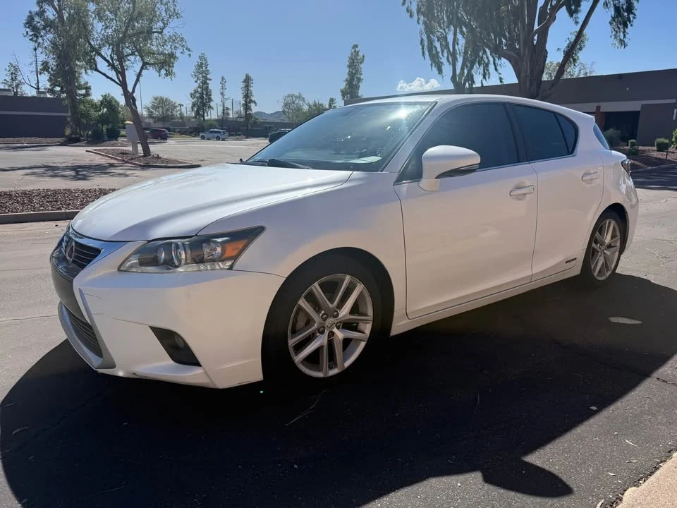 2014 Lexus CT - Image 2 of 9