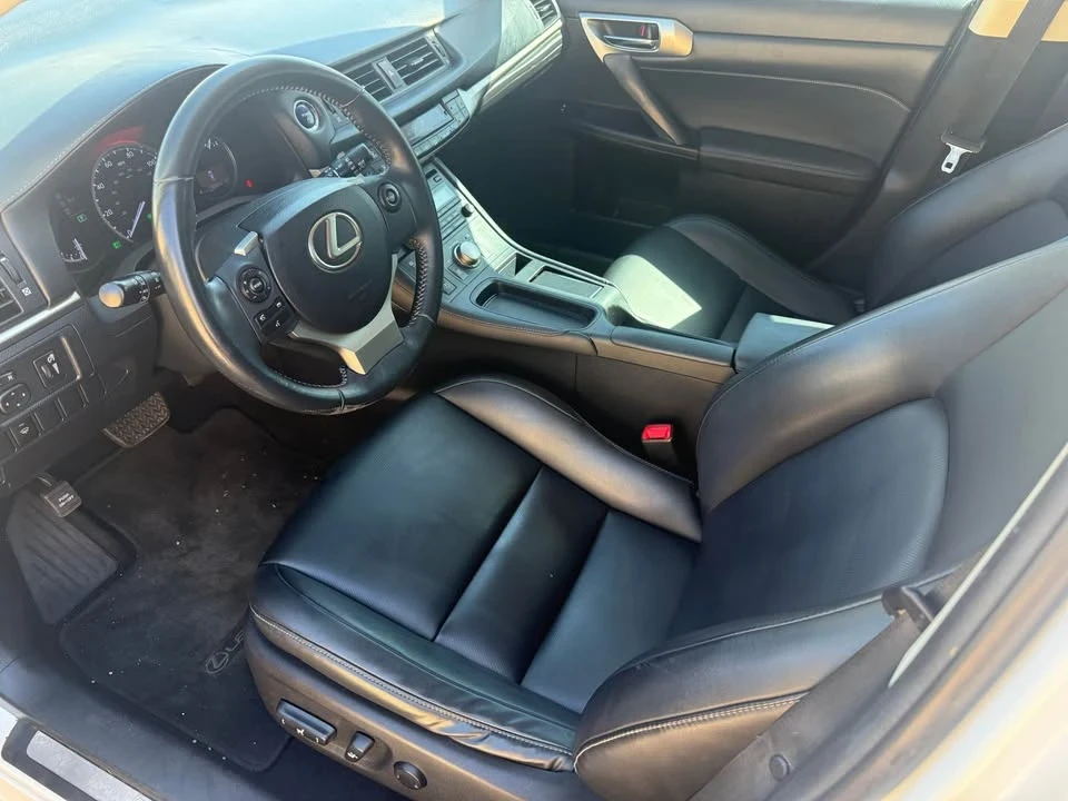 2014 Lexus CT - Image 6 of 9