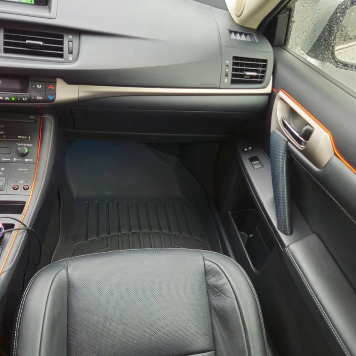 2014 Lexus CT - Image 10 of 12