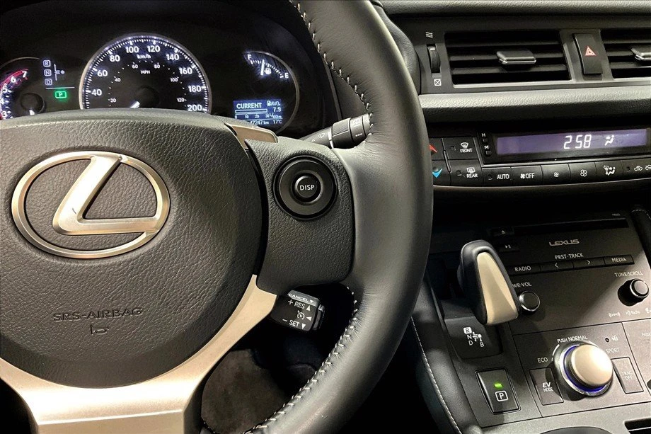 2014 Lexus CT - Image 11 of 20