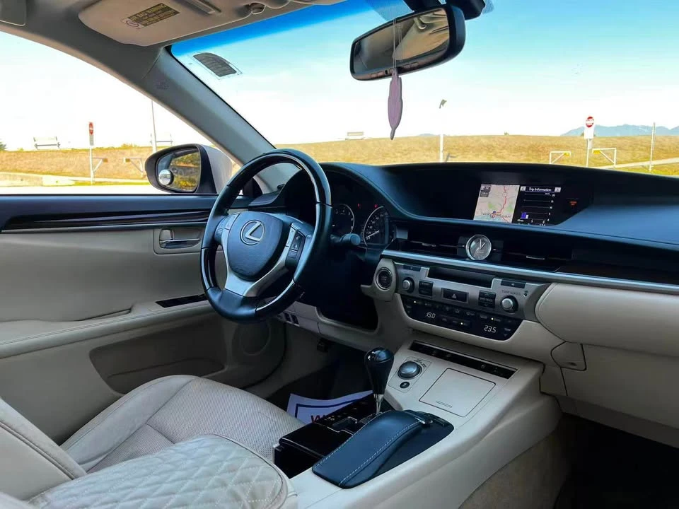 2014 Lexus ES 6th Gen - Image 5 of 7