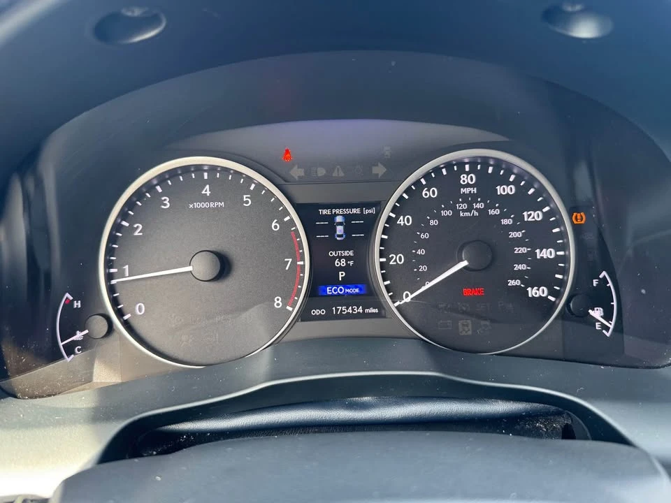 2014 Lexus ES 6th Gen - Image 8 of 13