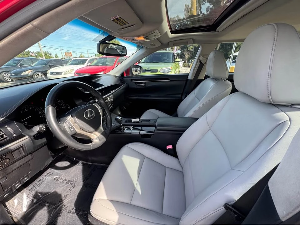 2014 Lexus ES 6th Gen - Image 6 of 13