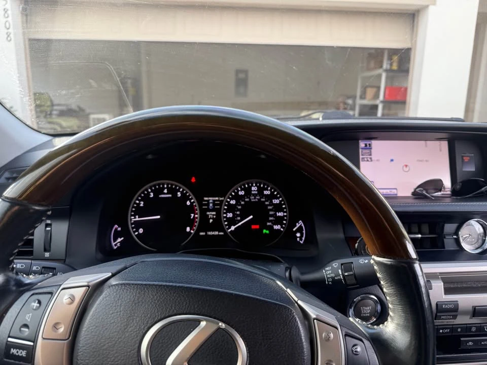 2014 Lexus ES 6th Gen - Image 4 of 10