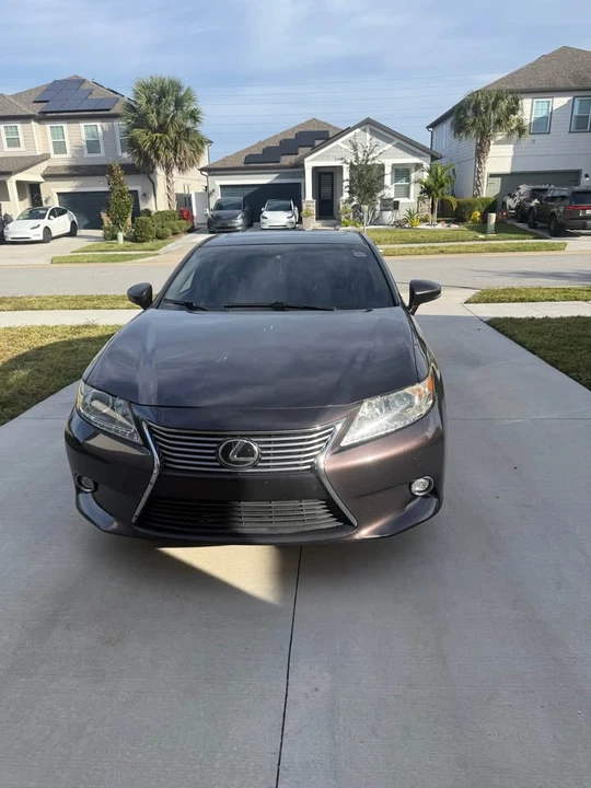2014 Lexus ES 6th Gen - Image 10 of 10