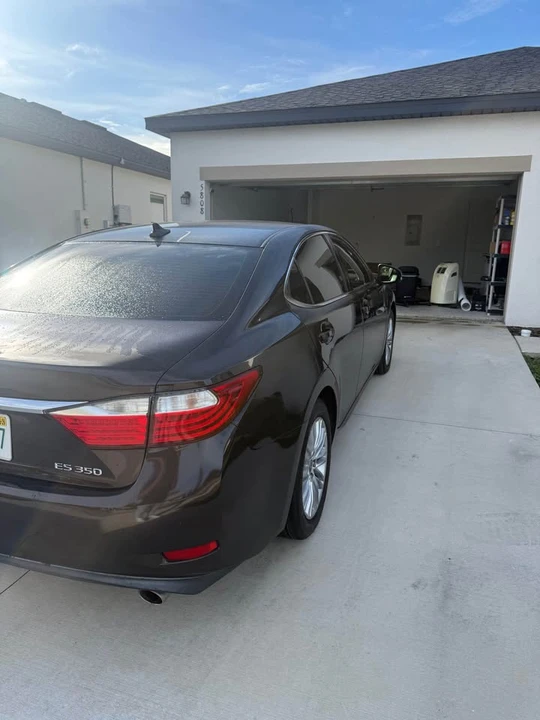 2014 Lexus ES 6th Gen - Image 7 of 10