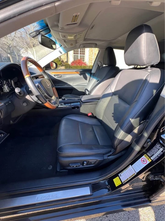 2014 Lexus ES 6th Gen - Image 2 of 5