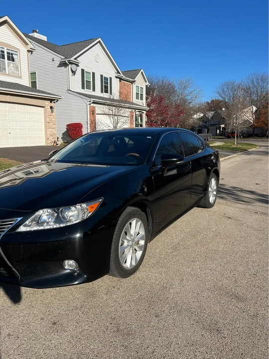 2014 Lexus ES 6th Gen - Image 4 of 5