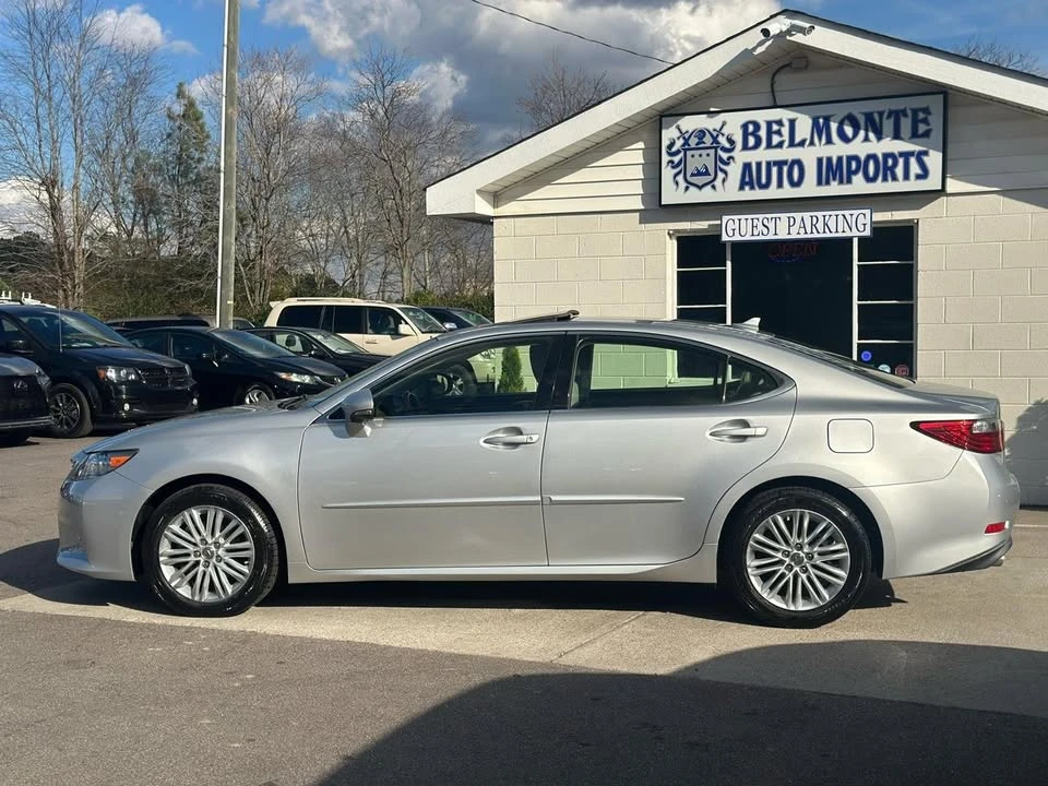 2014 Lexus ES 6th Gen - Image 2 of 19