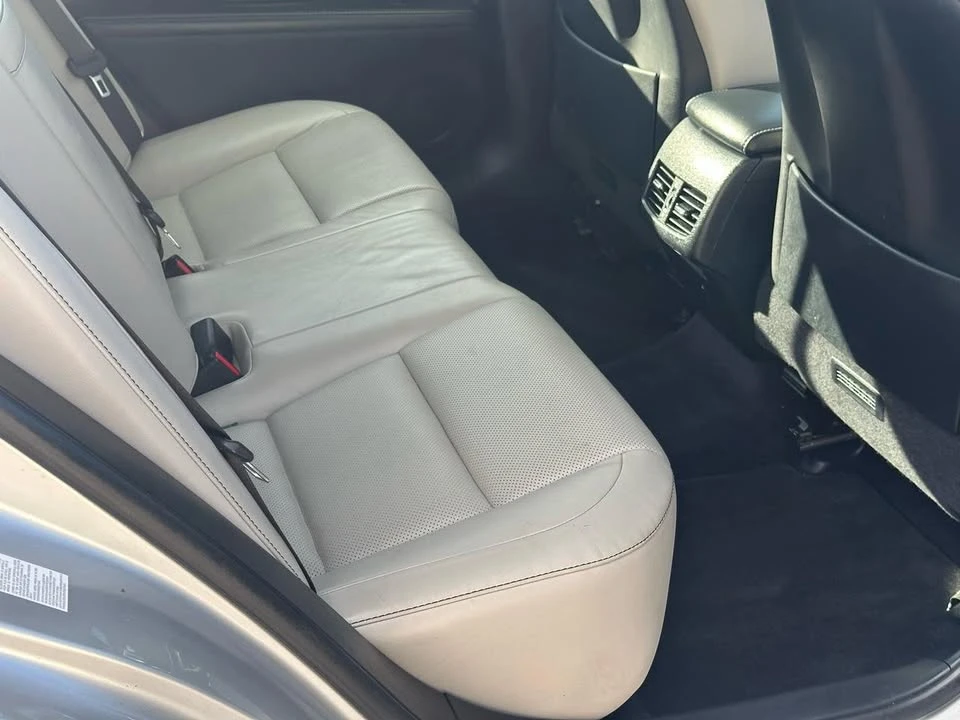 2014 Lexus ES 6th Gen - Image 19 of 19