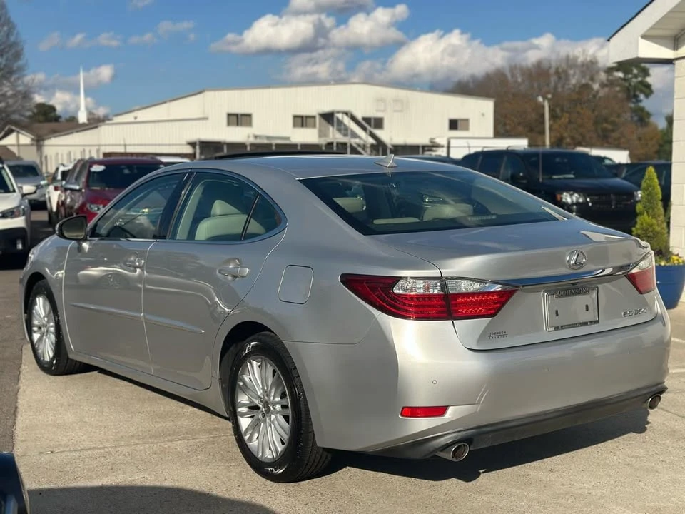 2014 Lexus ES 6th Gen - Image 3 of 19