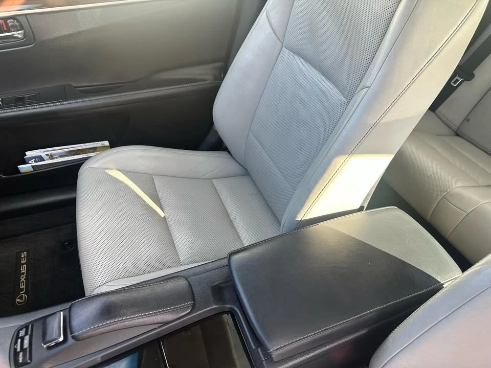2014 Lexus ES 6th Gen - Image 18 of 19