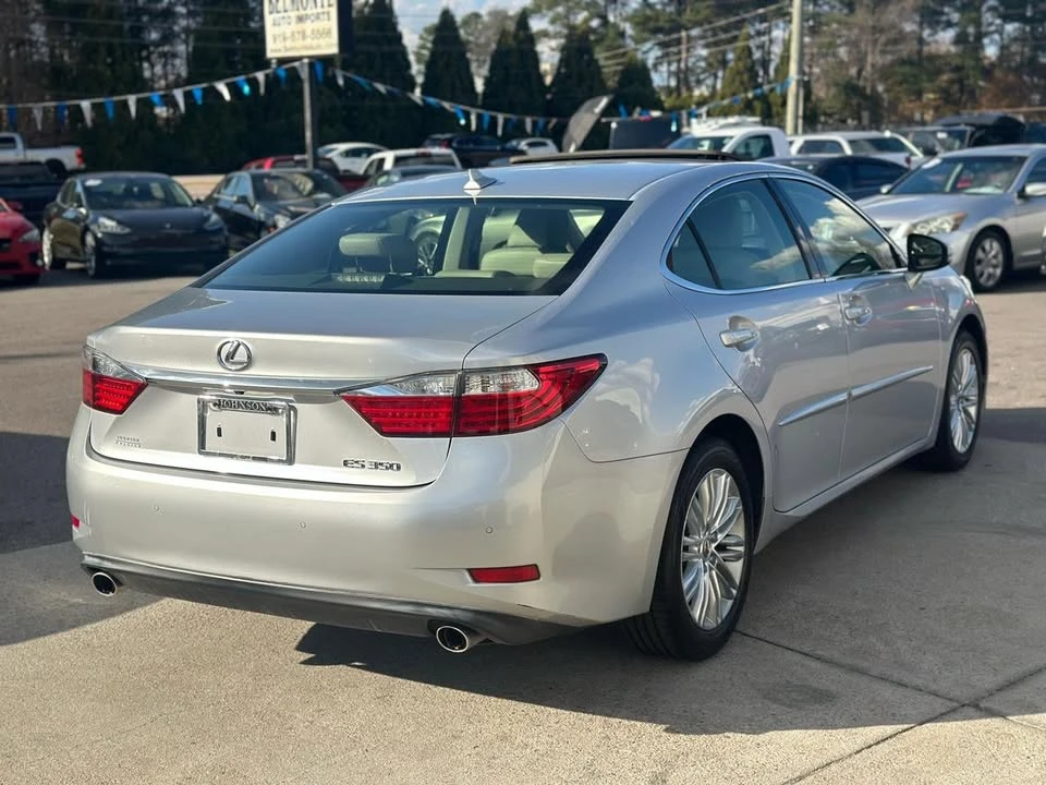 2014 Lexus ES 6th Gen - Image 4 of 19