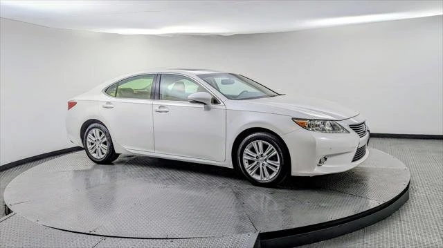 2014 Lexus ES 6th Gen - Image 8 of 20